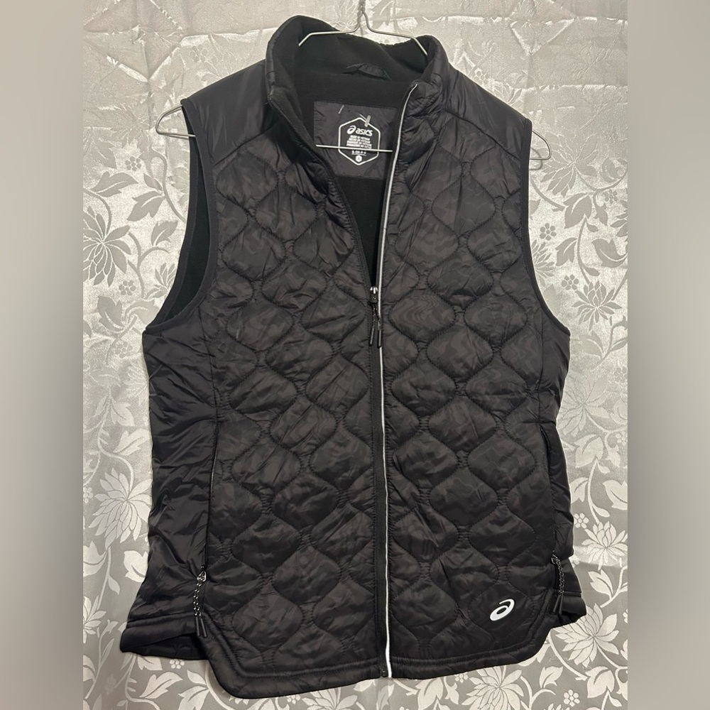 ASICS Women’s Black Quilted Running Vest Size S.